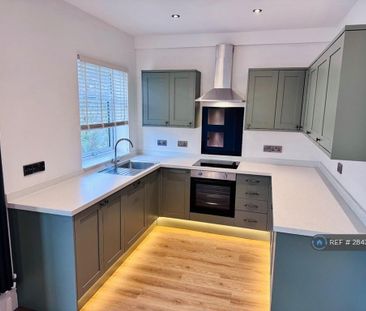 5 bedroom semi-detached house to rent - Photo 5