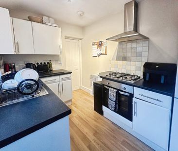 2 bedroom terraced house to rent - Photo 4