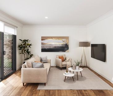 Spacious & Stylish 4‑Bed Townhouse – Everything at Your Doorstep - Photo 1