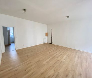 Location Appartement 1 pièce 42m² - Photo 3