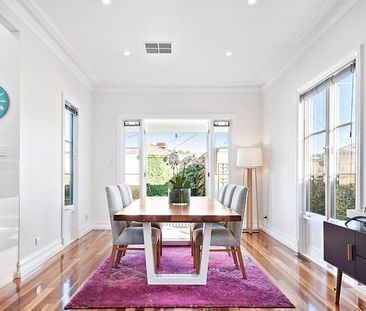 Immaculately Renovated Californian Bungalow - Style, Space & Conven... - Photo 3