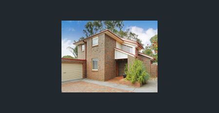 3-Bedroom Home with Outdoor Patio – Quiet Ashburton Location - Photo 2