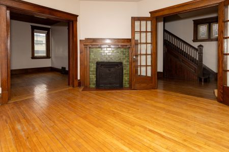 For Lease - 333 Millard Avenue Unit# Upper, Newmarket, Ontario - Photo 3