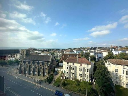 London Road, St. Leonards-on-sea - Photo 2