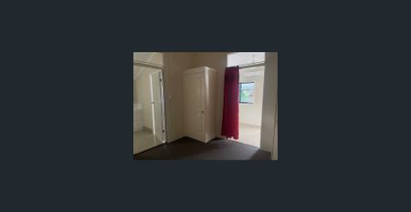 Modern 1-Bedroom Flat – Steps from the Water & Sandgate Village! - Photo 5