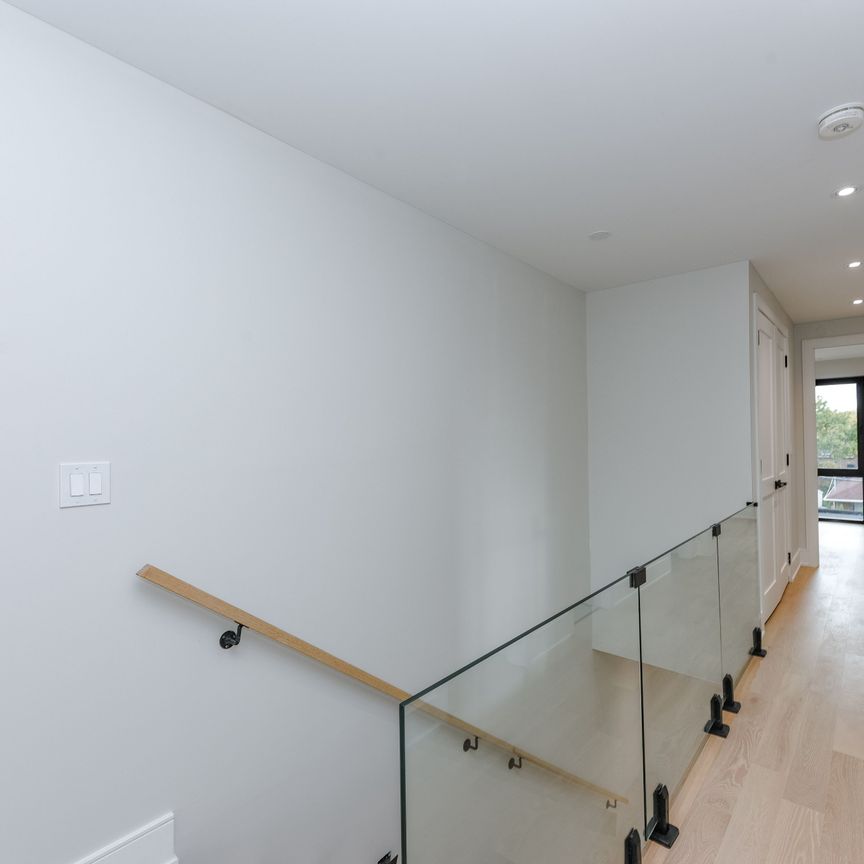 For Lease - 90 Twelfth Street Unit# Upstairs, Toronto, Ontario - Photo 1