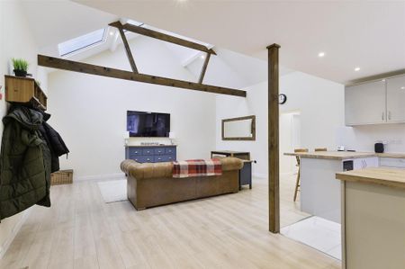 2 bedroom barn conversion to rent - Photo 3