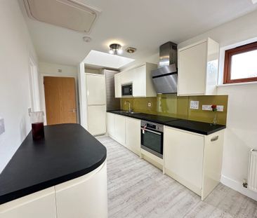 Great Mead, Chippenham - Photo 5