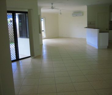Family Home in the Seabreeze Estate - Photo 2