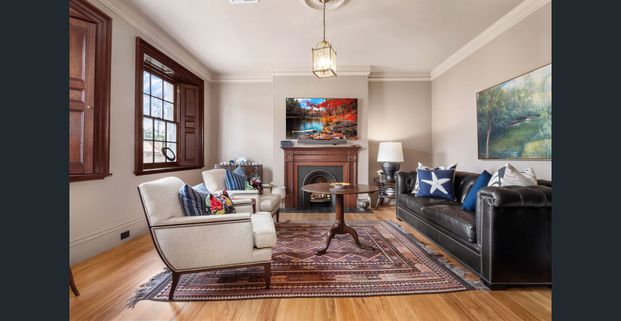 Luxury Two Bedroom in the Heart of Richmond - Photo 1