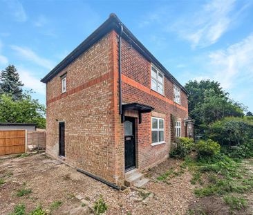 3 bedroom semi-detached house to rent - Photo 4
