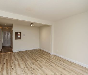 For Lease - 1800 Stonehenge Crescent, Cyrville - Carson Grove - Pin... - Photo 5