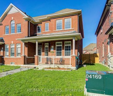For Lease - 32 Walter Proctor Road, East Gwillimbury, Ontario - Photo 3