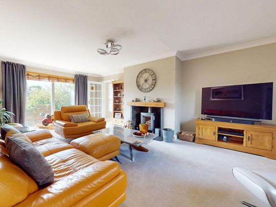 4 bedroom detached house to rent - Photo 1