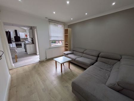 Balfour Road, Nottingham - Photo 2