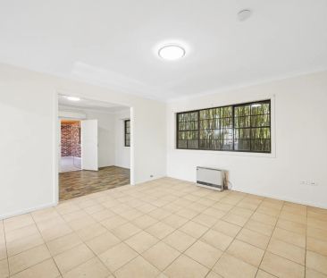 Well-Appointed and Spacious Family Home - Photo 5