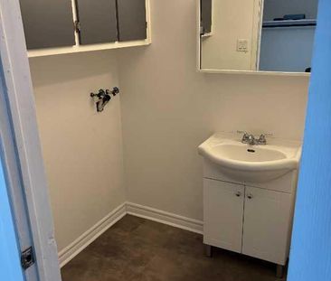 Montréal-Nord 4 1/2 libre immédiatement $1300/mois - Photo 2