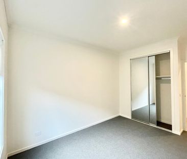 Contemporary Family Living in Sought-After Sienna North Estate - Photo 3