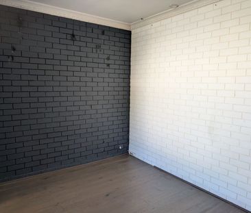 1-Bedroom Apartment in the Heart of Ascot Vale - Photo 1