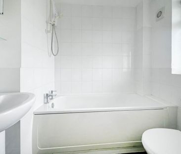 Studio to rent - Photo 6