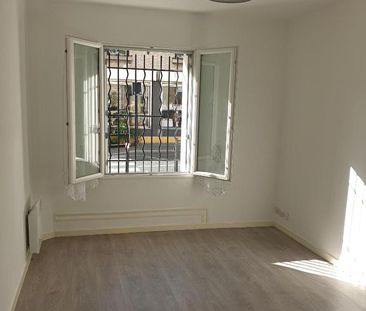 Location Appartement 1 pièce 28m² ST DENIS 93200 - Photo 2