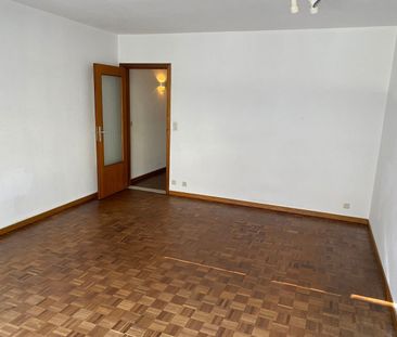 Appartement op de 1ste verdieping, ideaal gelegen vlakbij het stati... - Photo 4