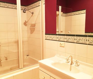 5-bedroom shared house / townhouse, hOUNSLOW AVE COWANDILLA - Photo 4