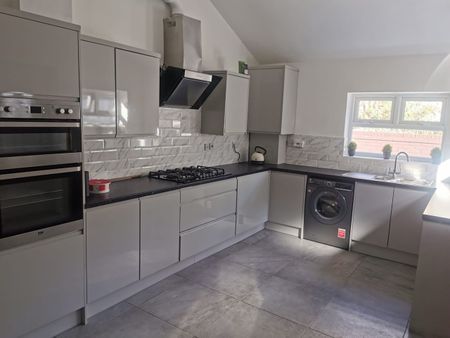 Room in a Shared House, Ellel Grove, L6 - Photo 3
