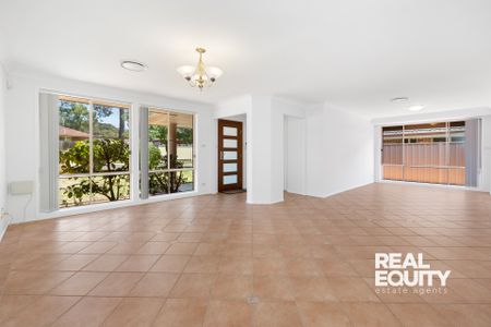 1 Tusculum Court, Wattle Grove NSW 2173 - House For Rent | Domain - Photo 3