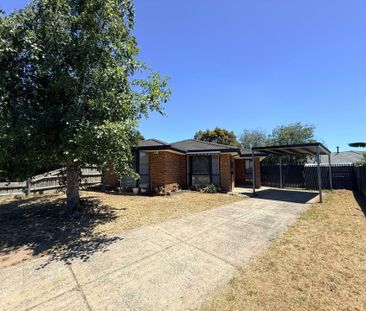 8 Greenhill Rise, Hampton Park VIC - Photo 4