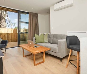 Furnished Gem in Mangere Bridge - Photo 2