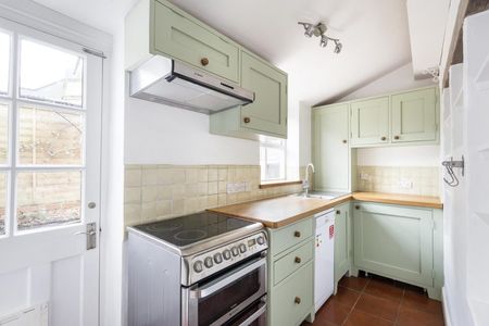 2 Bed Flat - Photo 4