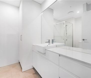 Spacious one bedder with study - walk everywhere! - Photo 5