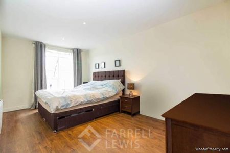 3 bedroom property to rent in London - Photo 2