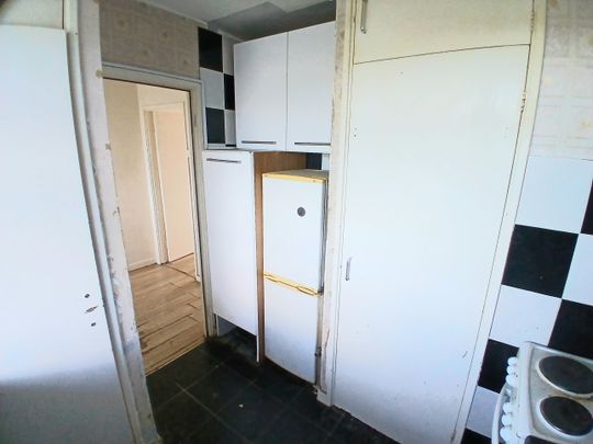 Shephall Way, Stevenage - Photo 1