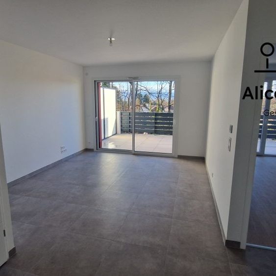 Location Appartement 2 pièces 43m² THONON LES BAINS 74200 - Photo 1