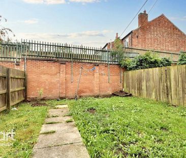 2 bedroom semi-detached house to rent - Photo 2