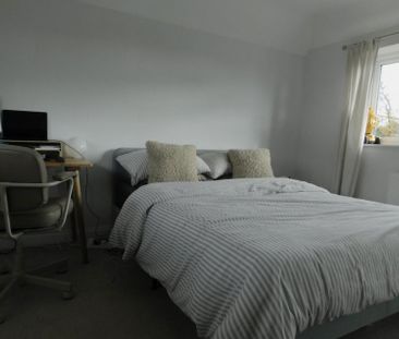 Wellington Gardens, Battle - £1,600pcm - Photo 1