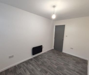 3 bedroom apartment to rent - Photo 6