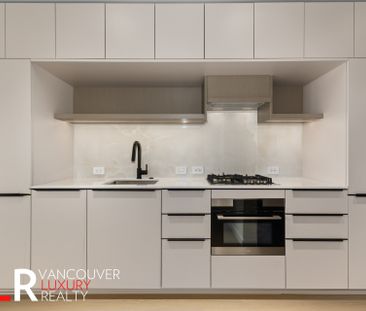 Condo in Port Moody, British Columbia - Photo 3