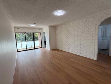 11/94 Windsor Road Dulwich Hill - Photo 2