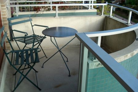 Dans un quartier calme et verdoyant, proche de Stockel, appartement 2 chambres meublé - Photo 5