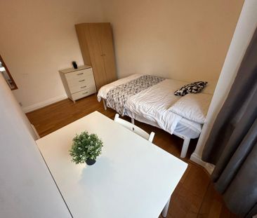 5 bedroom house share to rent - Photo 3