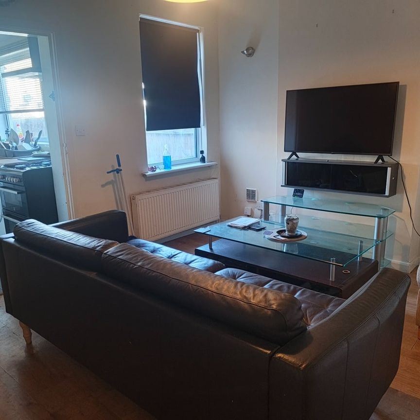 Room in a Shared House, Bensham Lane, CR7 - Photo 1