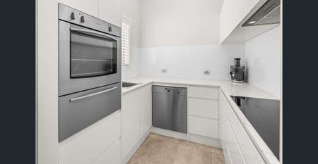 Spacious Family Home in Merrylands – Move in Ready - Photo 4