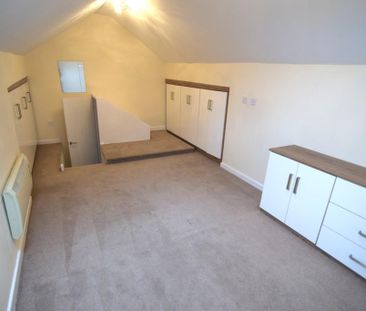 4 bedroom terraced house to rent - Photo 3