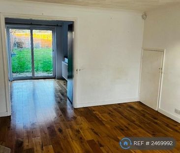 3 bedroom semi-detached house to rent - Photo 1