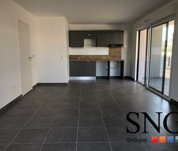 T3 AVEC BALCON ET DEUX PARKINGS - Photo 1