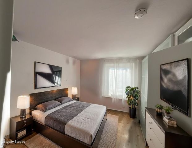 Sofort bezugsfrei! Moderne 3 ZKB-Balkon Wohnung in rundum saniertem Mehrfamilienhaus! - Foto 1