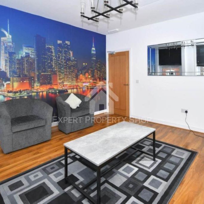 1 bedroom in a house share to rent - Photo 1